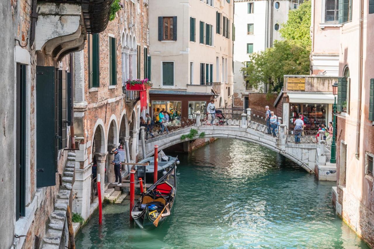 Al Sotoportego * Venecia
