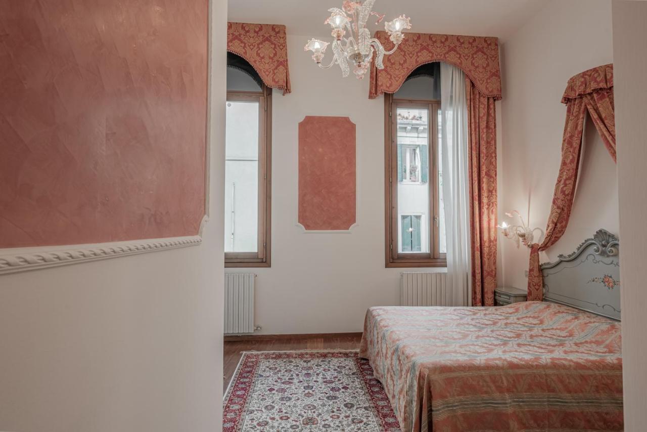 Al Sotoportego Hotel Venecia